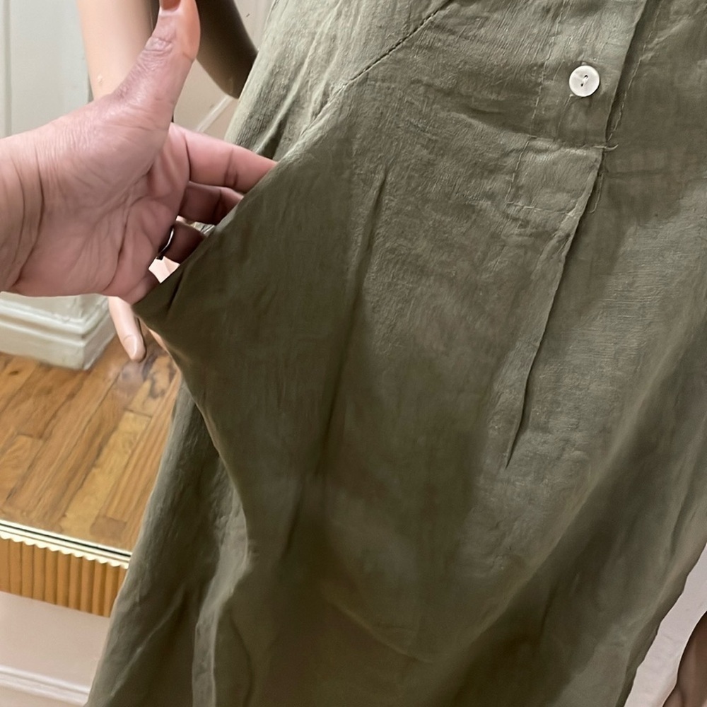 Elena Baldi's Olive Green Linen Shirt - Picture 9 of 12
